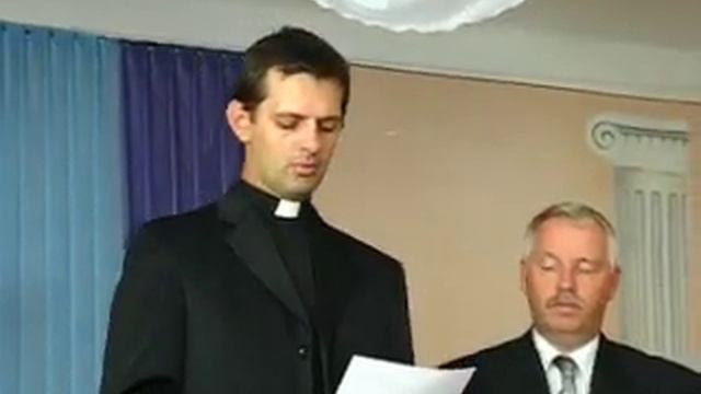Хрещення в церкві "Хвала і Поклоніння" смотреть онлайн