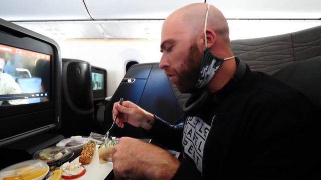 Eating Turkish Food for 24 Hours in Turkish Airlines Business Class!! смотреть онлайн