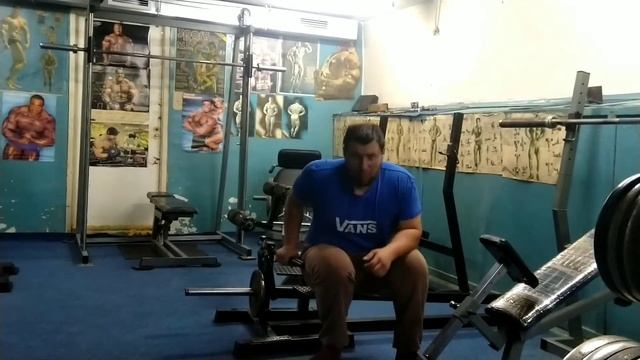 (T-squat) Присед в т-образном тренажере или "штырь мне в перед" смотреть онлайн