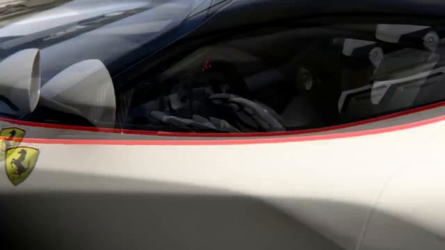 Battle Ferrari LaFerarri Speciale vs Lamborghini Centenario at Higlands Long смотреть онлайн