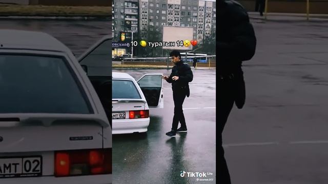 Четырнашка визде колонки падаёт очен громки музыку. смотреть онлайн
