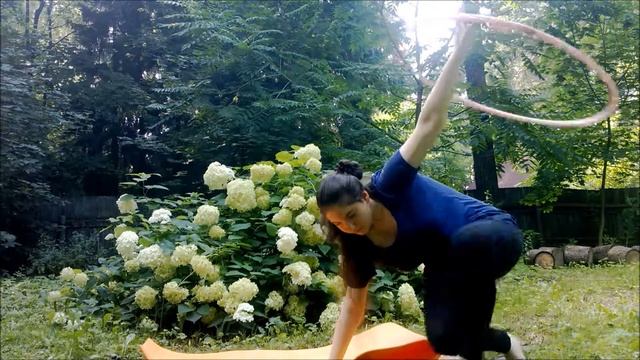 Hoop on heel | Кручу обруч на пятке смотреть онлайн