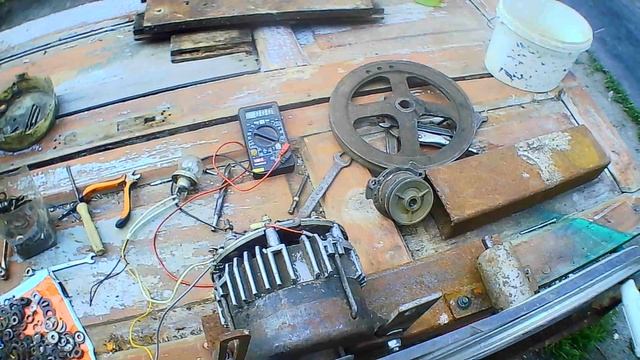 Самодельный генератор 12 В с ручным приводом смотреть онлайн