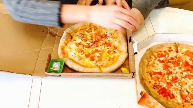 #ПИЦЦА Челлендж/ #ДОДОПИЦЦА против #ПАПАДЖОНСПИЦЦА/ Схватка пицц? смотреть онлайн