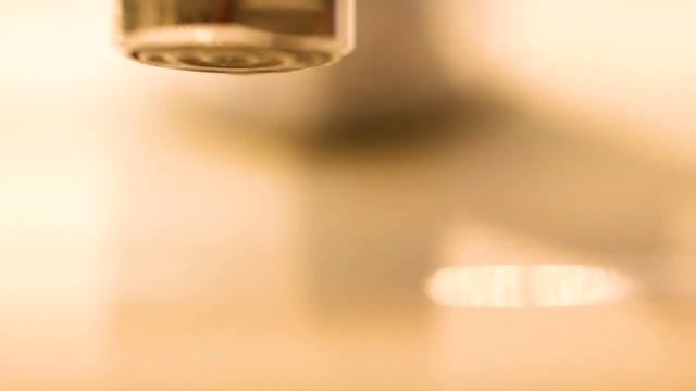 Откройте кран с Водой и скажите Одну фразу - все беды уйдут и Дом наполнится счастьем | Ритуал смотреть онлайн