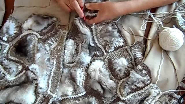 Вяжу курточку с кусочками меха смотреть онлайн