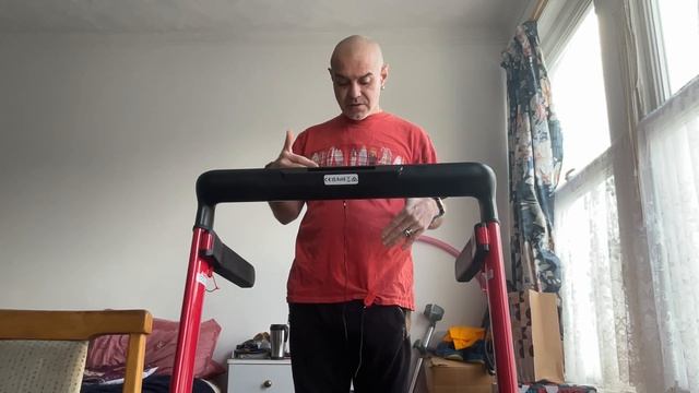 Love at first jog (I think haha!) Let's talk about trainer hype, the Reebok I-Run 4.0, and rest. смотреть онлайн