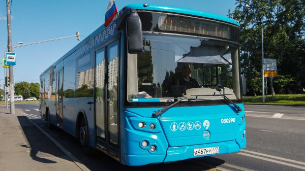 696 маршрут автобуса. 12.06.2023 год. Москва.