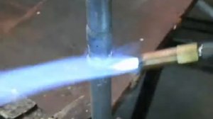 Пайка стыка алюминиевой трубки припоем Кастолин 192 CW.