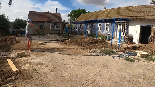 ЖИВУ ОДНА В ДЕРЕВНЕ/ ПРОВЕЛИ ВОДУ И КАНАЛИЗАЦИЮ В ДОМ смотреть онлайн
