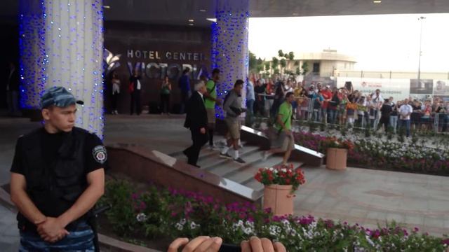 Сборная Португалии выходит в автобус перед матчем смотреть онлайн