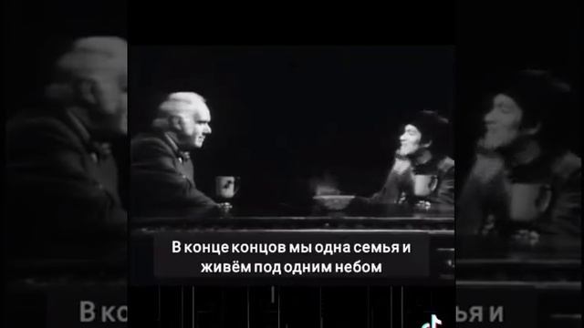 Брюс Ли: Знаете, кем мне нравится себя считать? Человеком смотреть онлайн