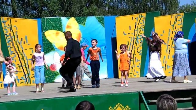 В Чебоксарах вновь станцевали лезгинку смотреть онлайн
