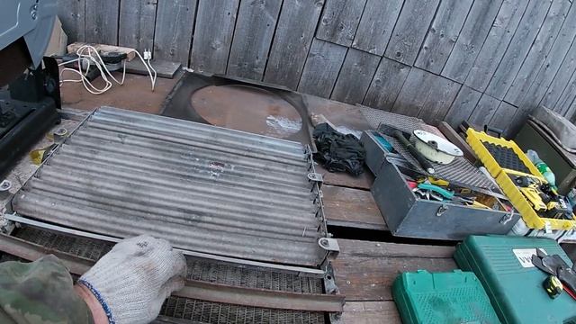 Тойота Дюна . Ремонт. Снимаем радиатор охлаждения. Устанавливаем жалюзи от УАЗа...24.12.2021. смотреть онлайн