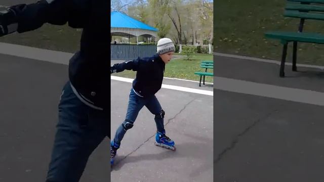 Первый прокат на роликах. смотреть онлайн