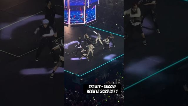 Groovy - Cravity live at Kcon LA day 1 смотреть онлайн