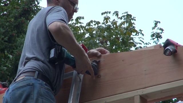 Notches Cut for the Lookout Rafters . Прорези балок для фронтонного свеса. смотреть онлайн