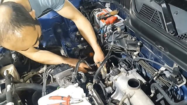 HONDA CR-V (1998-2002) GAZ KELEBEK TEMİZLİĞİ ESNASINDA KARŞIMIZA ÇIKANLAR /THROTTELE CLEANING смотреть онлайн