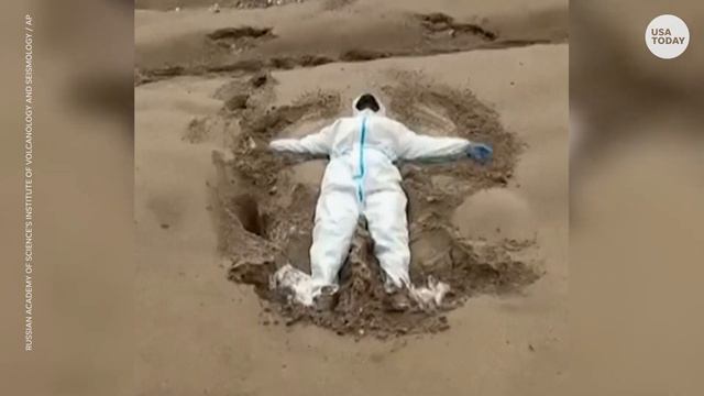 Russia’s Shiveluch volcano on eastern Kamchatka Peninsula erupts | USA TODAY смотреть онлайн