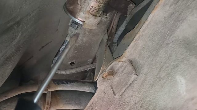 Замена топливного фильтра Чери Фора