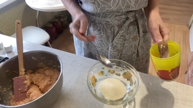 Такие котлетки получаются нежнейшими внутри и очень вкусными.