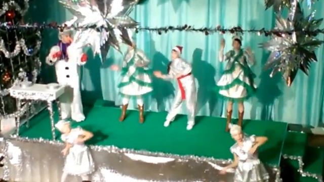 Елка в Лапландии Песня Просто мы маленькие звезды. смотреть онлайн