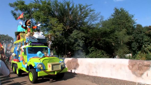Впечатляющий Парад животных из Джунглей | Mickey's Jammin' Jungle Parade at Walt Disney смотреть онлайн