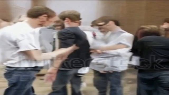 [AI] steve jobs shaking hands with mark zuckerberg смотреть онлайн