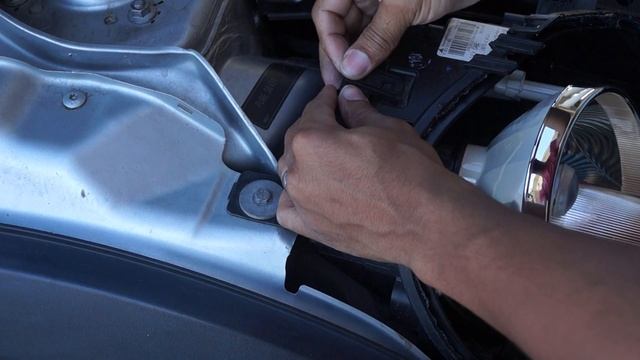 R56 Mini Cooper S - Headlight Lens Removal & Blackout ! (Plastidip??) Pt1