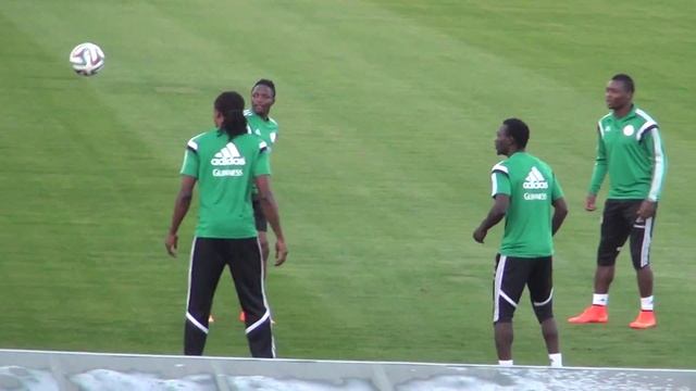 На тренировке сборной Нигерии в Бразилии смотреть онлайн