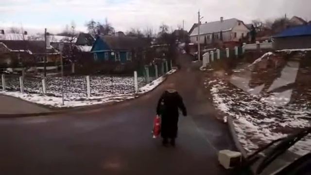 Беларусь! Слоним, бабуля компьютер выгуливает смотреть онлайн
