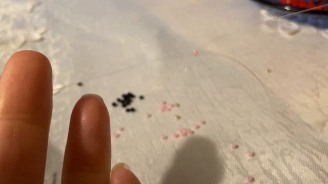 Для начинающих.Как соединить 2 половинки из бисера в технике крестик,чтоб получить объемную фигурку смотреть онлайн