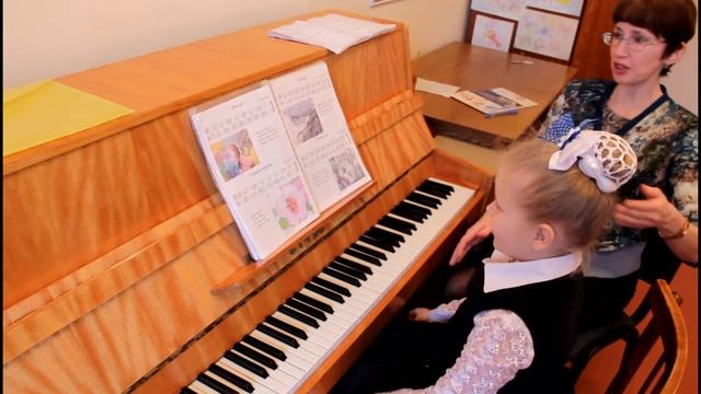 Запевалова Даша, 8 лет - пятая неделя обучения(версия номер два) смотреть онлайн