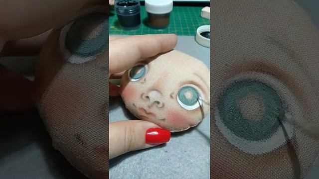 Рисую лицо кукле. 3 часть смотреть онлайн