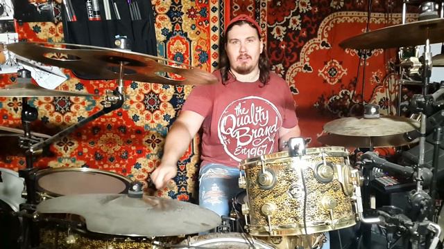 Emotional drummer. БАРАБАНЩИК ОТЖИГАЕТ!!! смотреть онлайн