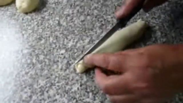 Как сделать простую красивую форму выпечки булочек. Просто и красиво смотреть онлайн