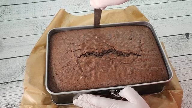 Dieser schnelle leckere Schokokuchen schmilzt im Mund! Sehr zart, weich und edel!!! смотреть онлайн