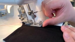 Притачиваем резинку на распошивальной машине