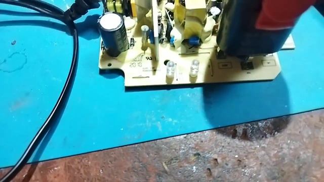 ремонт зарядного устройства шуруповерта METABO не заряжает акумулятор выдает ошибку смотреть онлайн