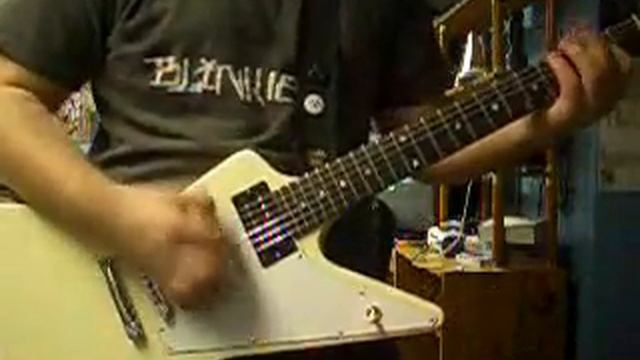 Gibson Explorer VS Les Paul Guitar Solo смотреть онлайн