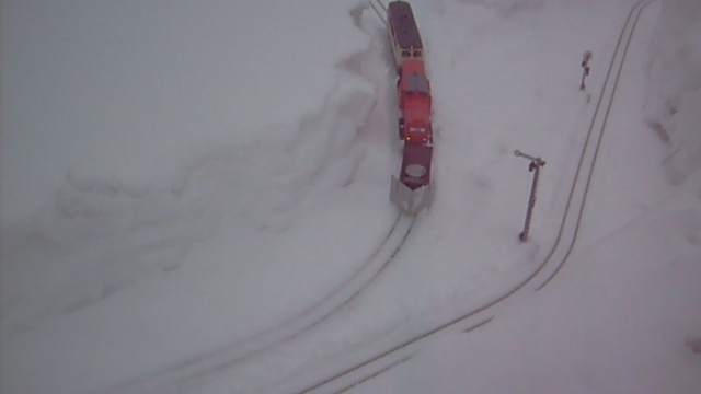 Снегоборьба на садовой железной дороге