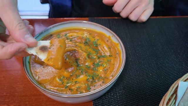 New Pakistani restaurant in Budapest, Hungary, - What do Europeans think about Pakistani food? смотреть онлайн