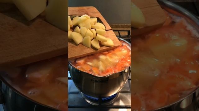 Пюре из красной чечевицы с куриной грудкой и в сливках. Это фантастически вкусно ?