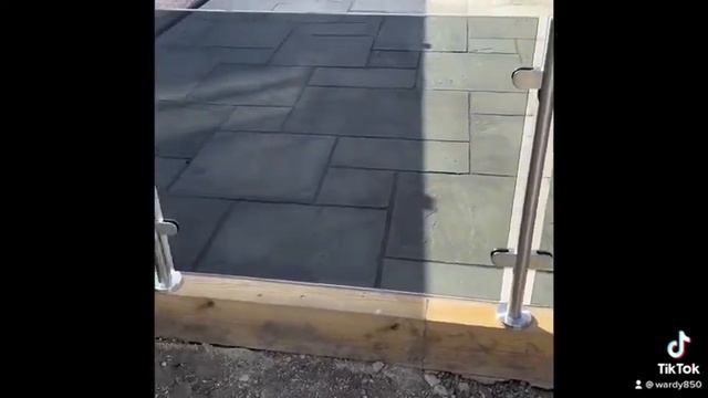 ?Tinted glass balustrade? смотреть онлайн