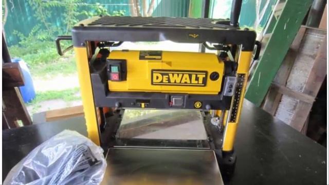 Надежная конструкция и долгий срок службы рейсмусового станка для гаражной мастерской DW 733 DEWALT смотреть онлайн