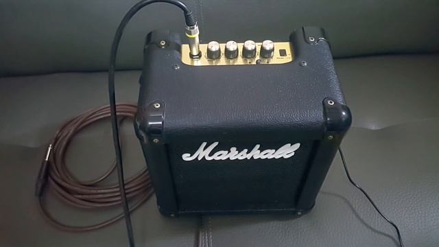 Marshall MG Series MG2 FX смотреть онлайн