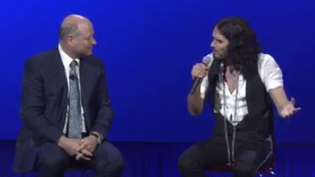 Russell Brand entrevista Fisico Cuántico John Hagelin - versión en español смотреть онлайн