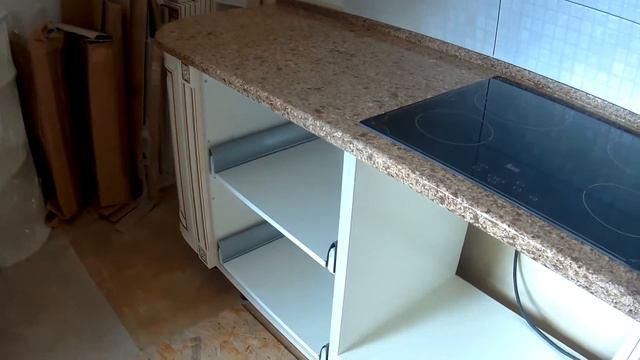 Кварцевый агломерат. Установка столешницы. Кухонная мебель. смотреть онлайн