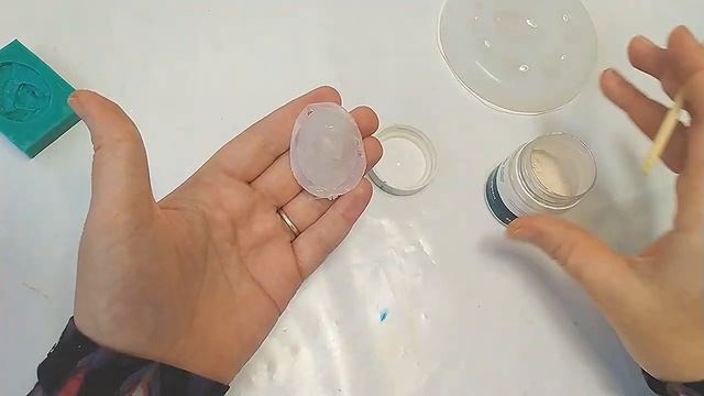 Необычный полый кулон из эпоксидной смолы с камеей внутри. смотреть онлайн