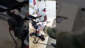 Обзор торцовочной пилы «ЗУБР 210-1600»